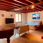 Maison Mavino