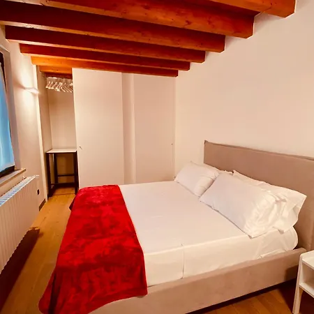 Apartment Maison Mavino Desenzano del Garda